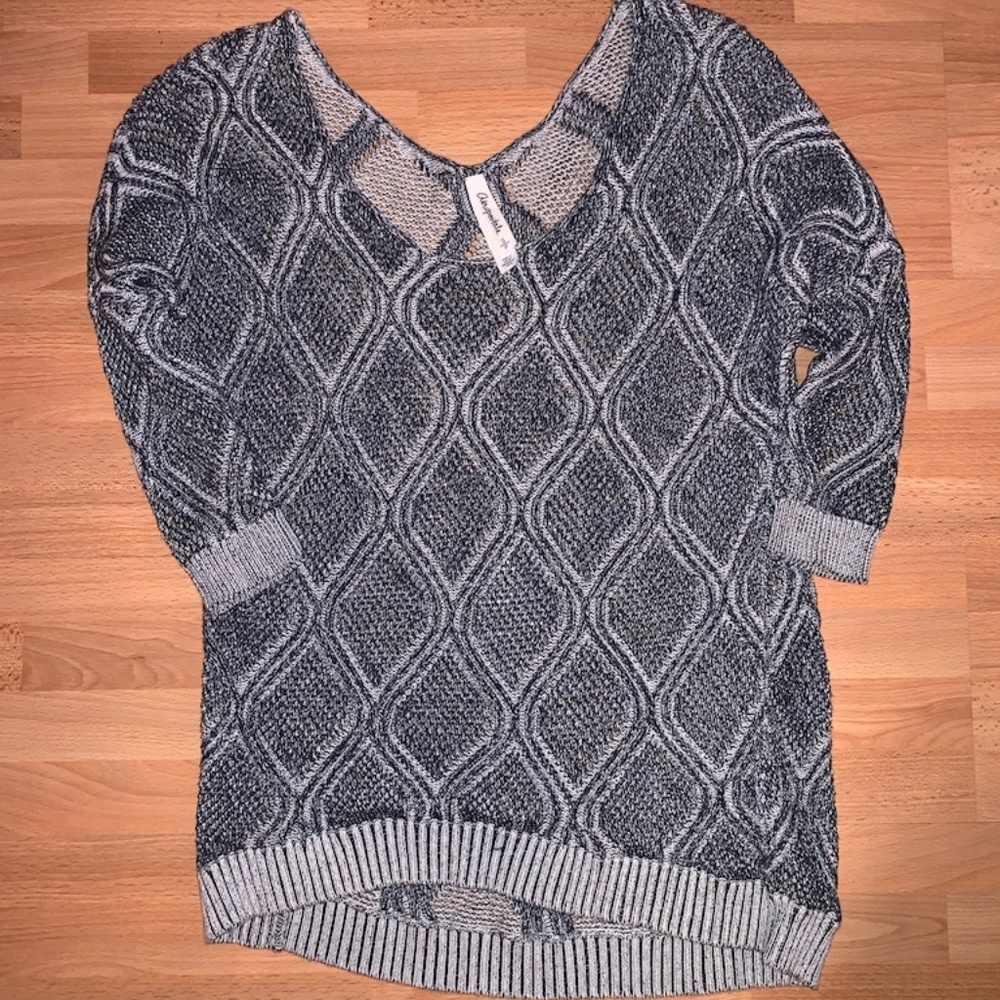 Black and Gray Patterned Crop Sleeve Sweater